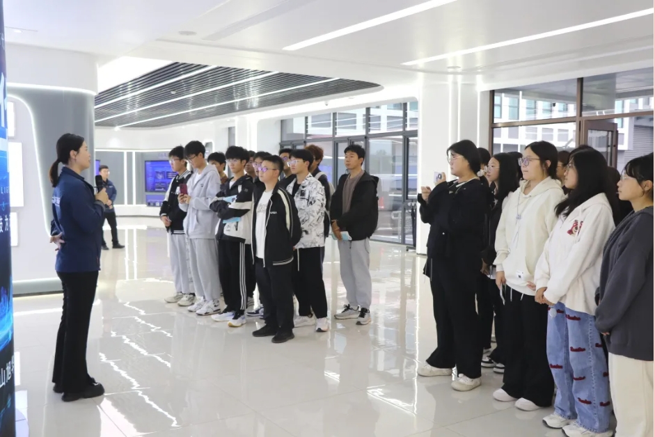 筑牢基础 展望未来 ▏唐山学院会计学院学生到豪门国际智能参观学习
